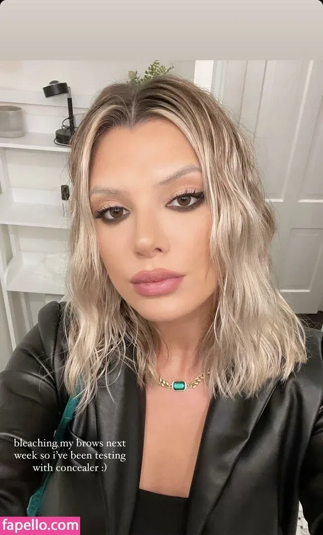 Alissa Violet Onlyfans Photo Gallery 