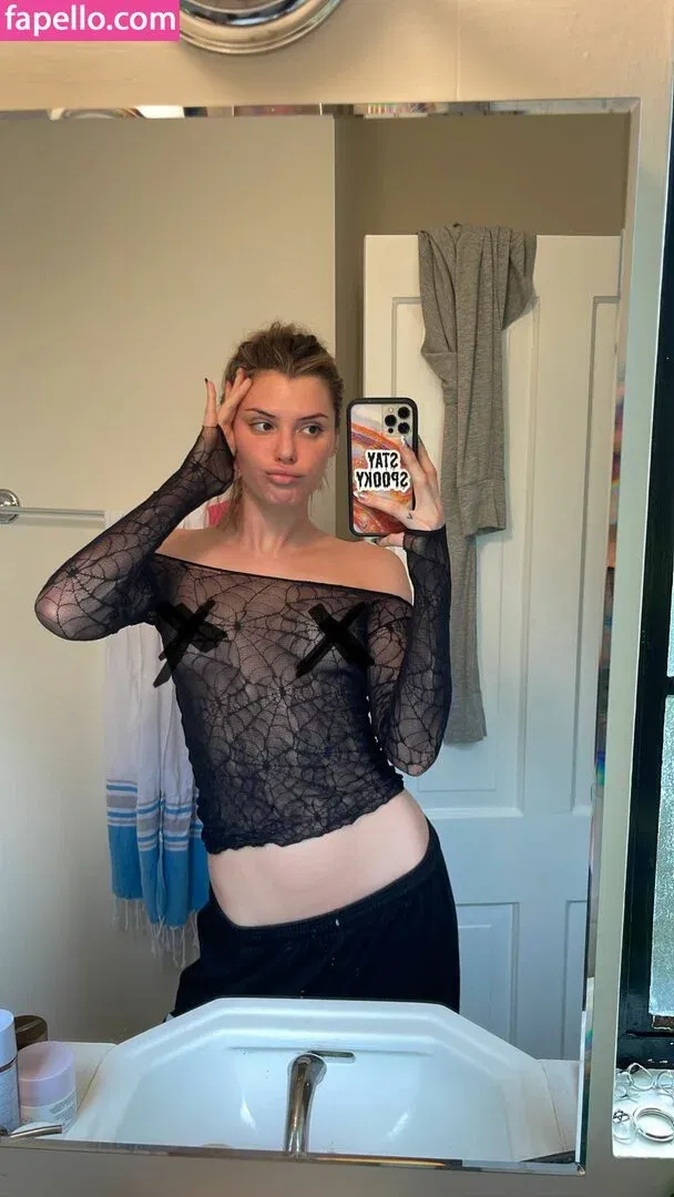 Alissa Violet Onlyfans Photo Gallery 