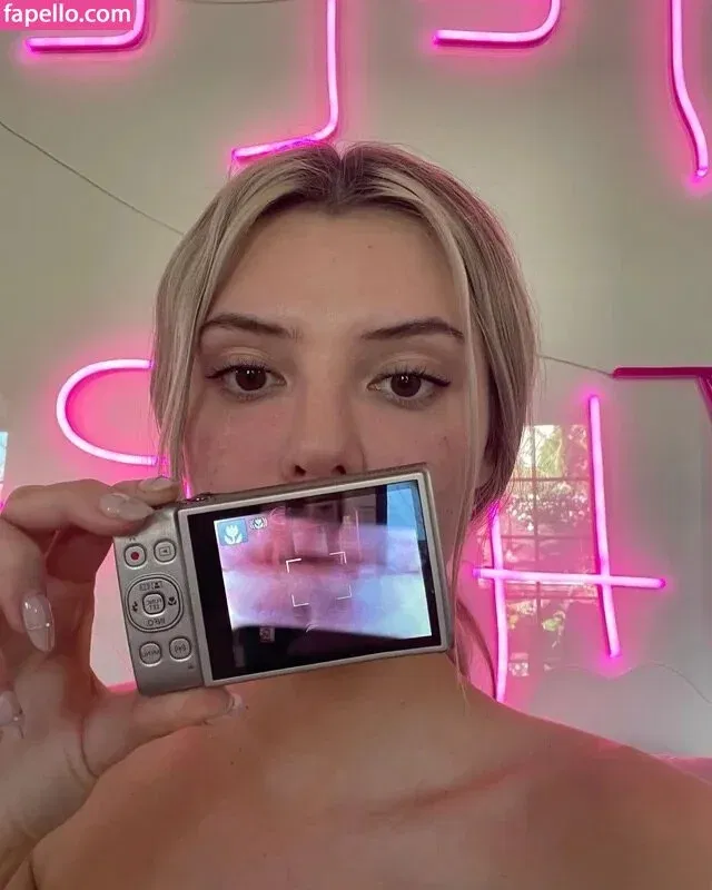 Alissa Violet Onlyfans Photo Gallery 