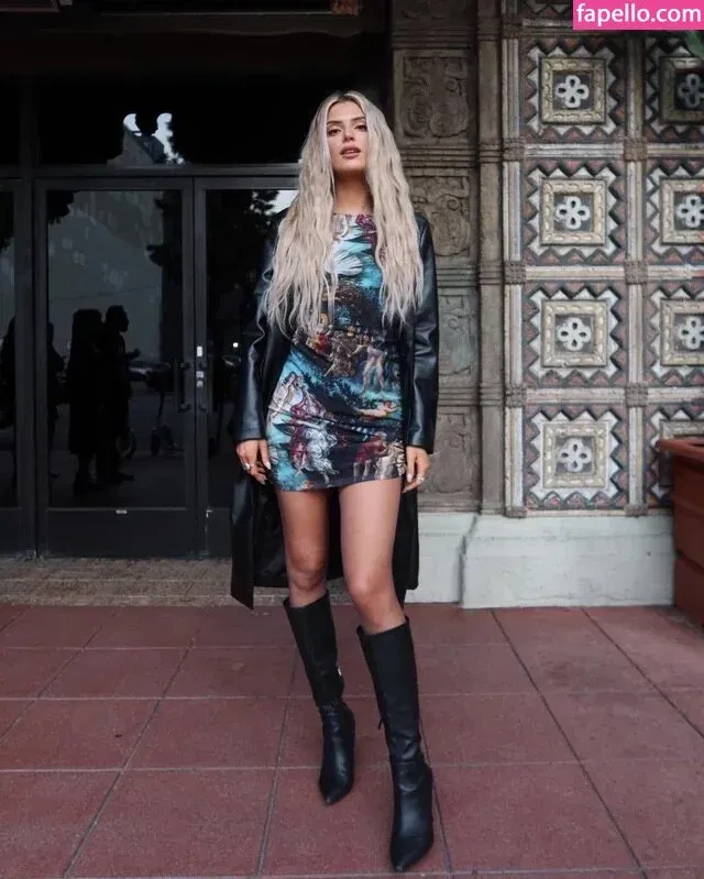 Alissa Violet Onlyfans Photo Gallery 