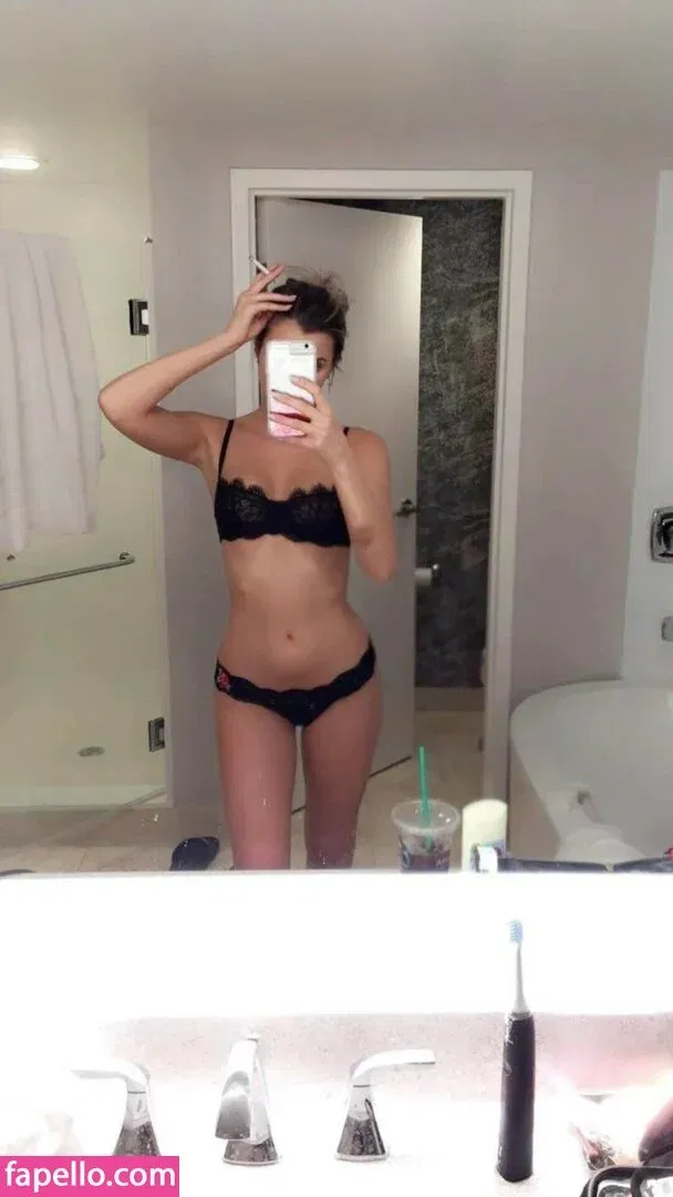 Alissa Violet Onlyfans Photo Gallery 