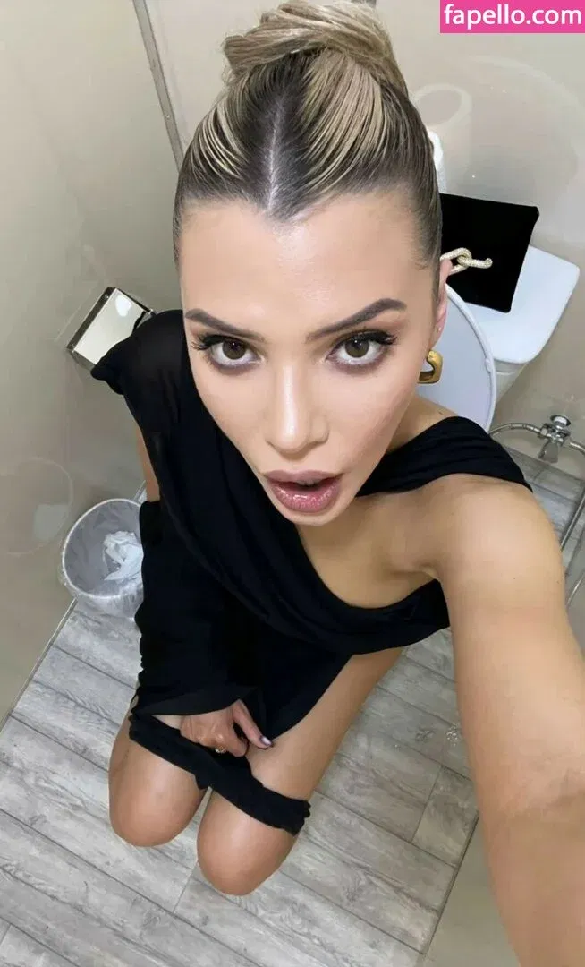 Alissa Violet Onlyfans Photo Gallery 