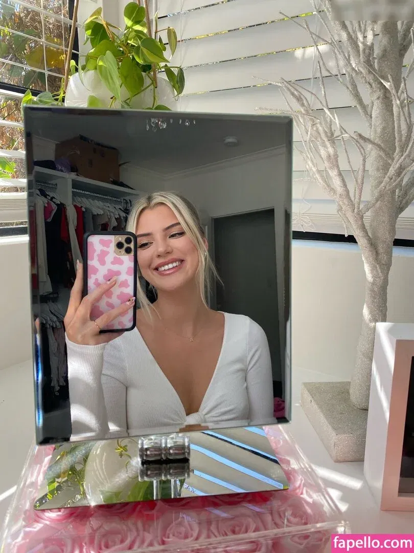 Alissa Violet Onlyfans Photo Gallery 