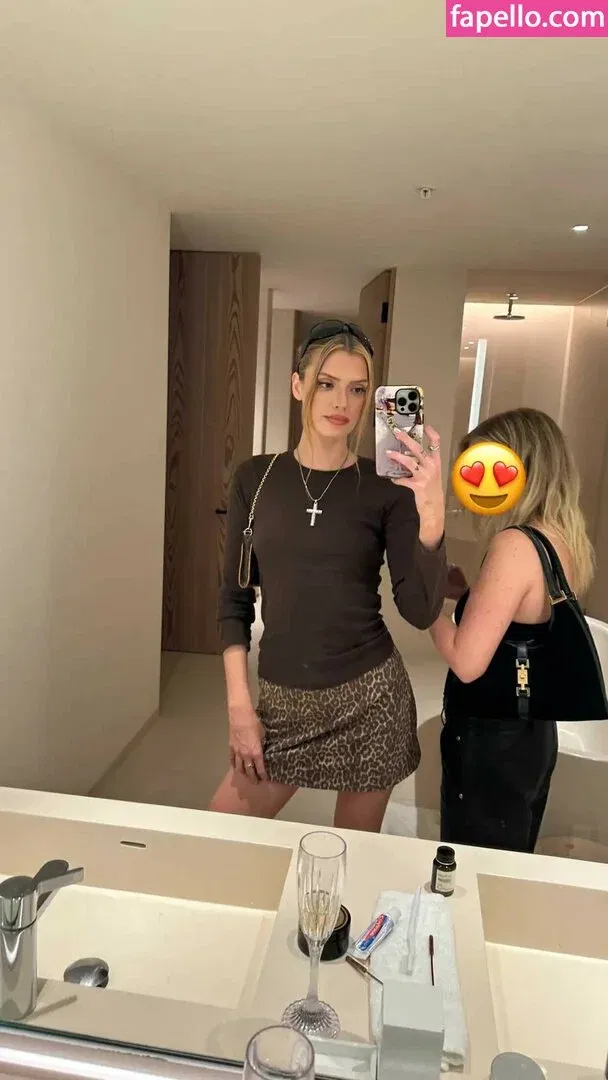 Alissa Violet Onlyfans Photo Gallery 