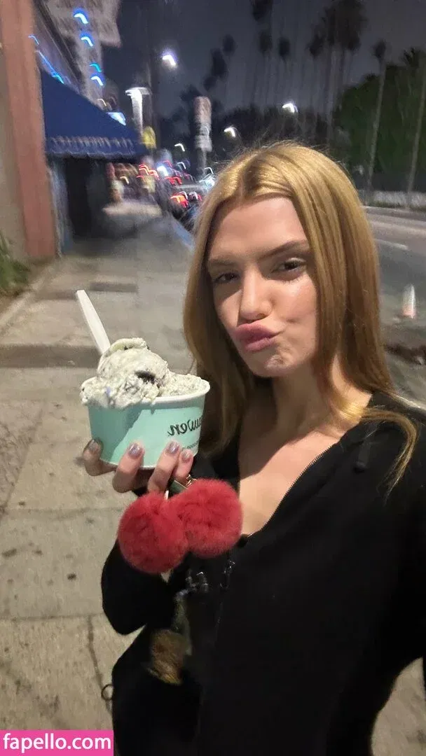 Alissa Violet Onlyfans Photo Gallery 