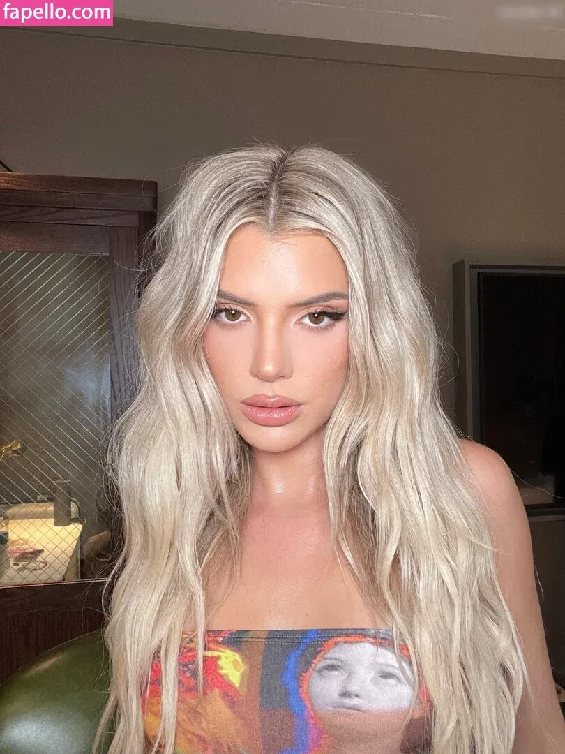 Alissa Violet Onlyfans Photo Gallery 