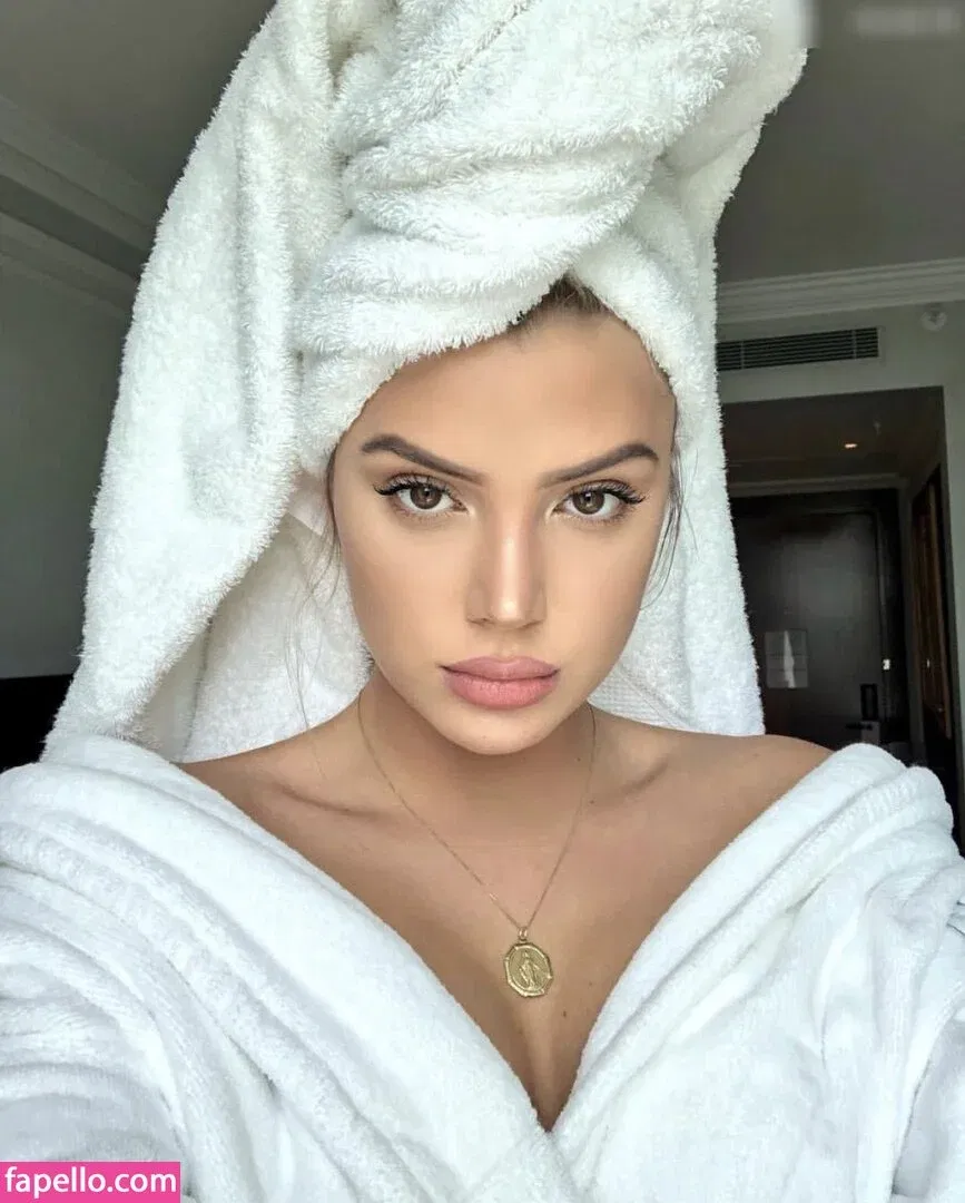 Alissa Violet Onlyfans Photo Gallery 