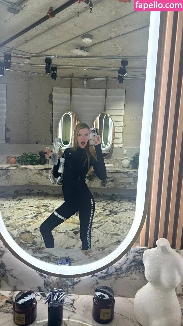 Alissa Violet Onlyfans Photo Gallery 