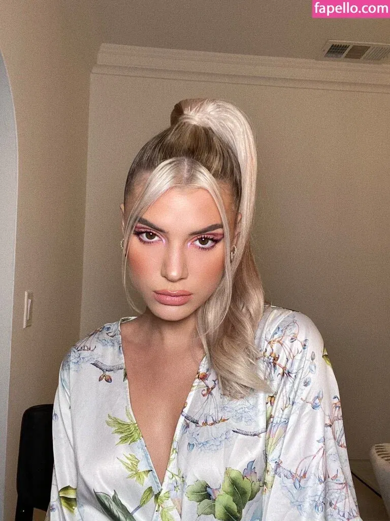 Alissa Violet Onlyfans Photo Gallery 