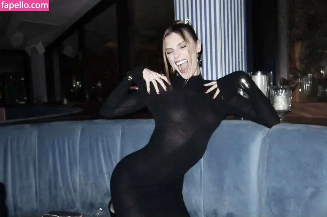 Alissa Violet Onlyfans Photo Gallery 