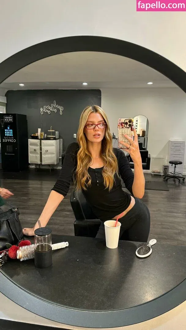 Alissa Violet Onlyfans Photo Gallery 