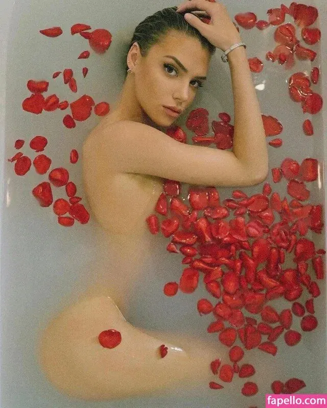 Alissa Violet Onlyfans Photo Gallery 