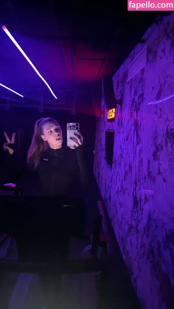 Alissa Violet Onlyfans Photo Gallery 