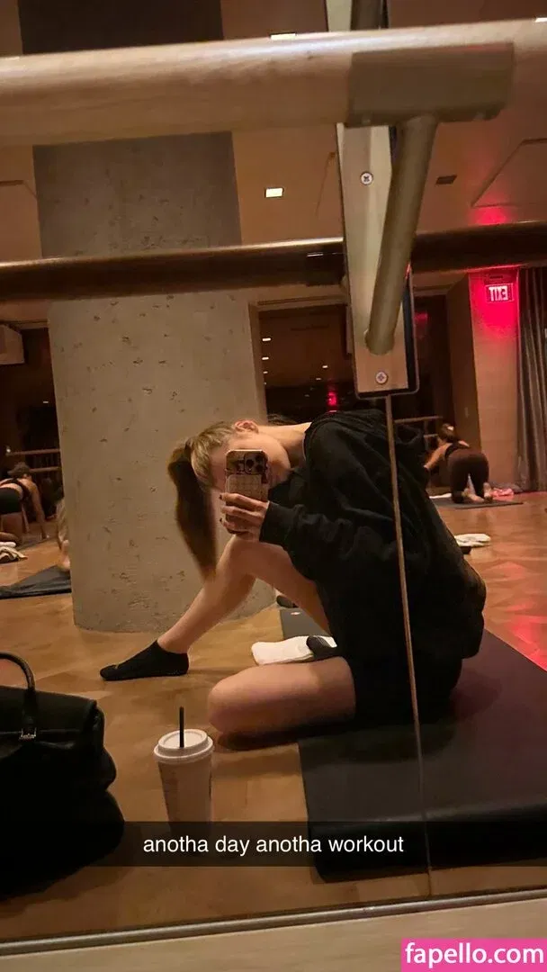 Alissa Violet Onlyfans Photo Gallery 