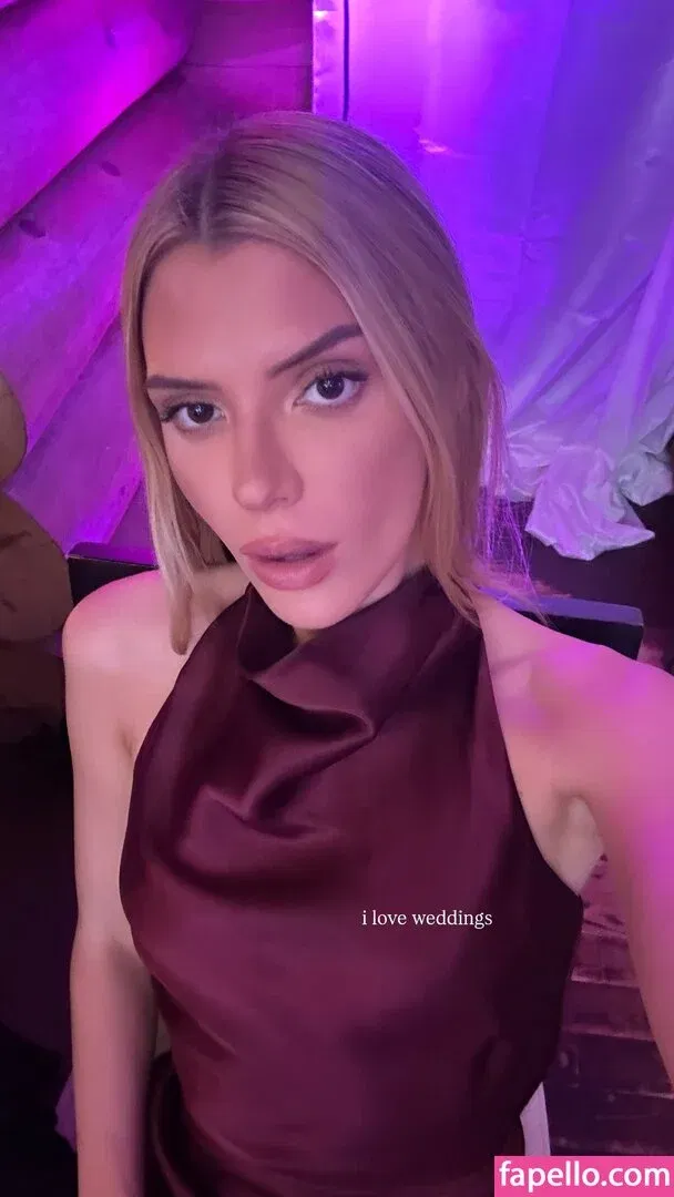 Alissa Violet Onlyfans Photo Gallery 