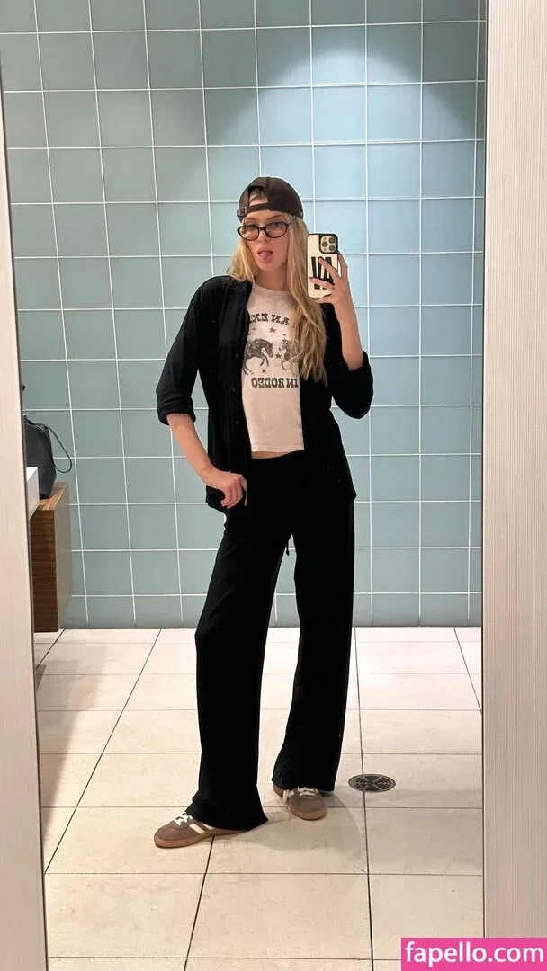 Alissa Violet Onlyfans Photo Gallery 