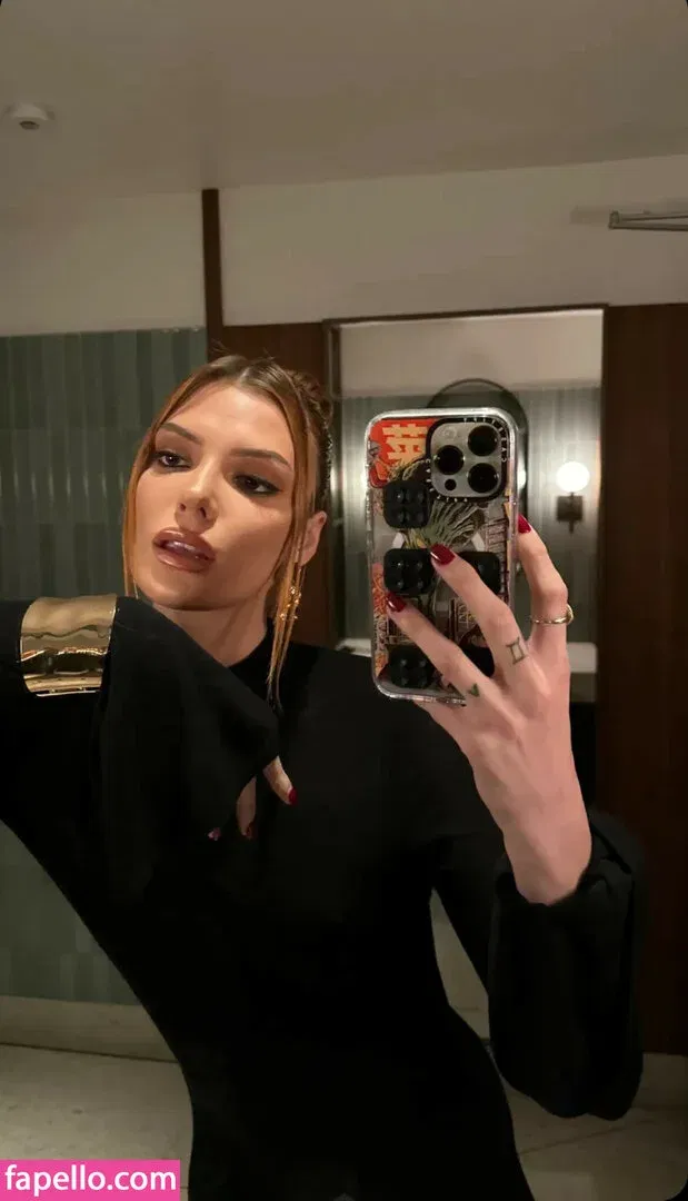 Alissa Violet Onlyfans Photo Gallery 