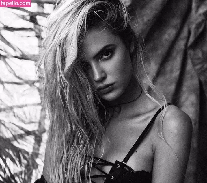 Alissa Violet Onlyfans Photo Gallery 