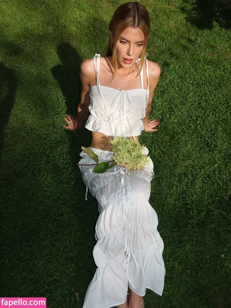 Alissa Violet Onlyfans Photo Gallery 