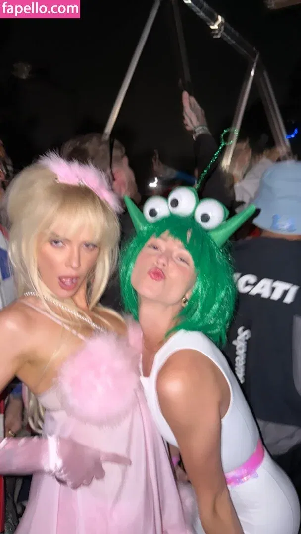 Alissa Violet Onlyfans Photo Gallery 