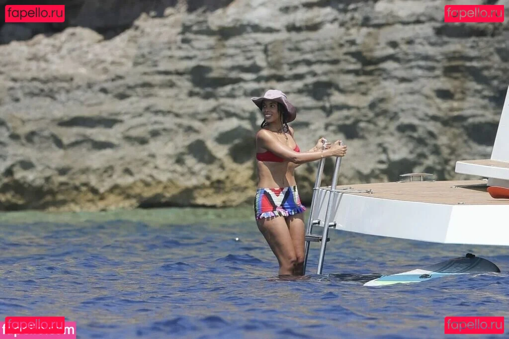 Rochelle Humes Onlyfans Photo Gallery 