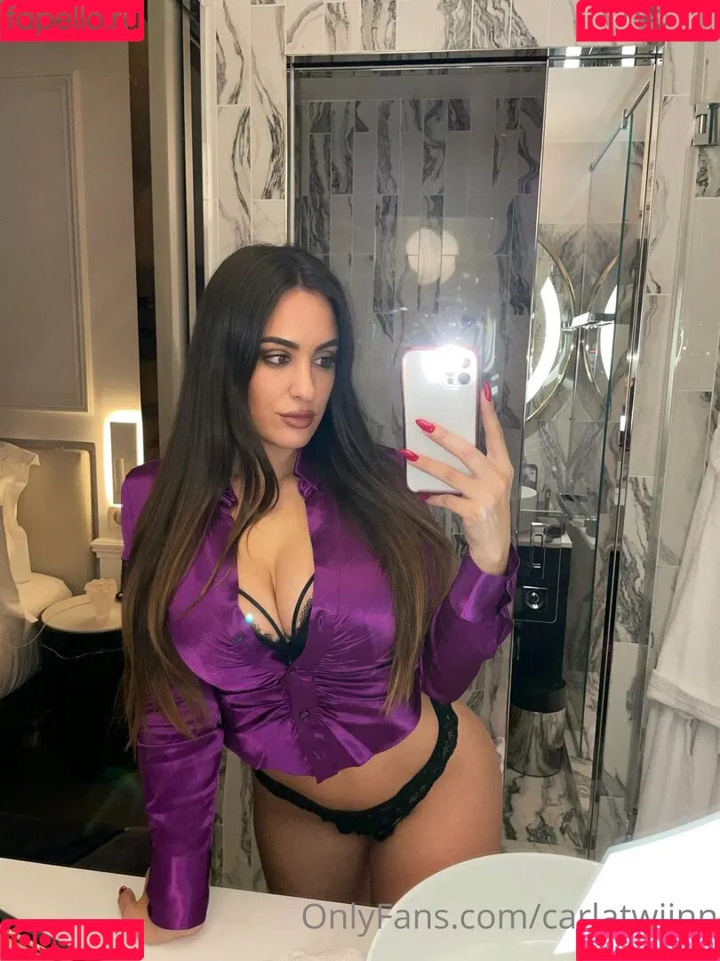 Carla Twin Onlyfans Photo Gallery 