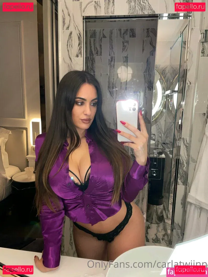Carla Twin Onlyfans Photo Gallery 