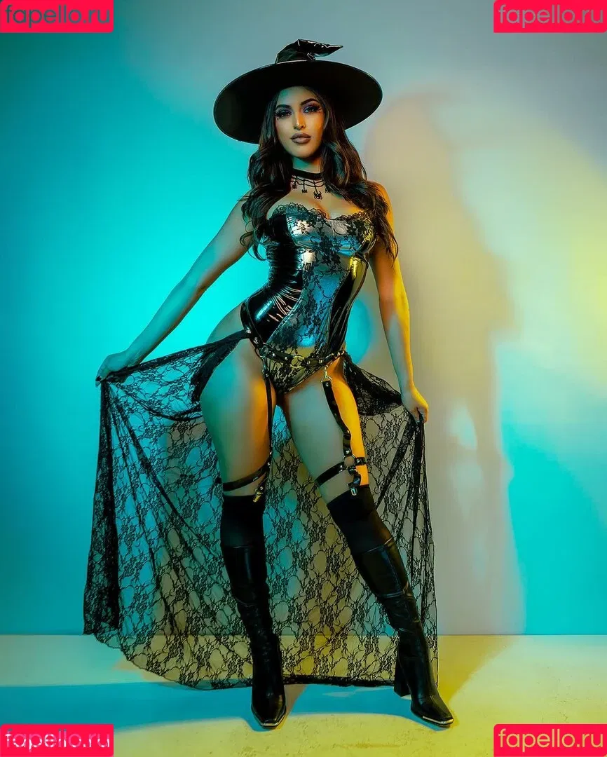 Sophia Leone Onlyfans Photo Gallery 