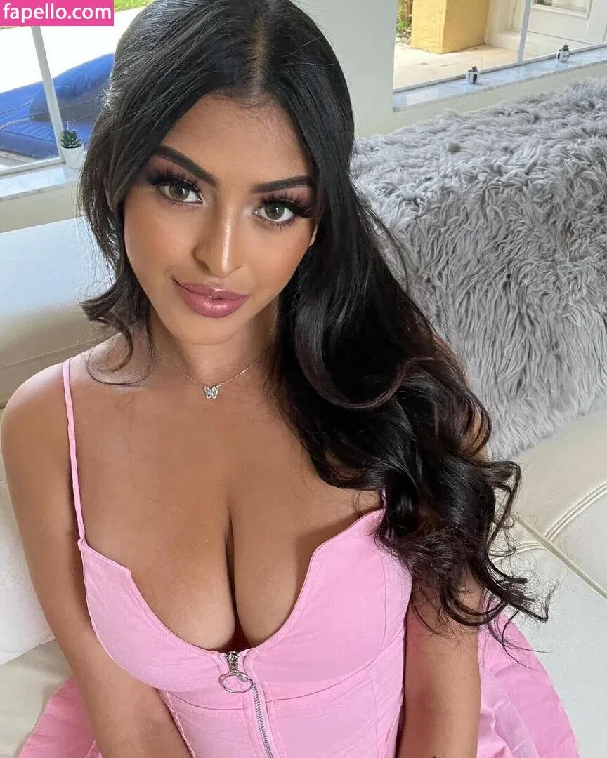 Sophia Leone Onlyfans Photo Gallery 