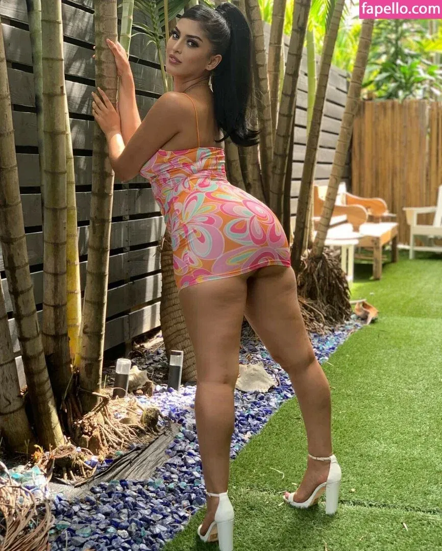 Sophia Leone Onlyfans Photo Gallery 