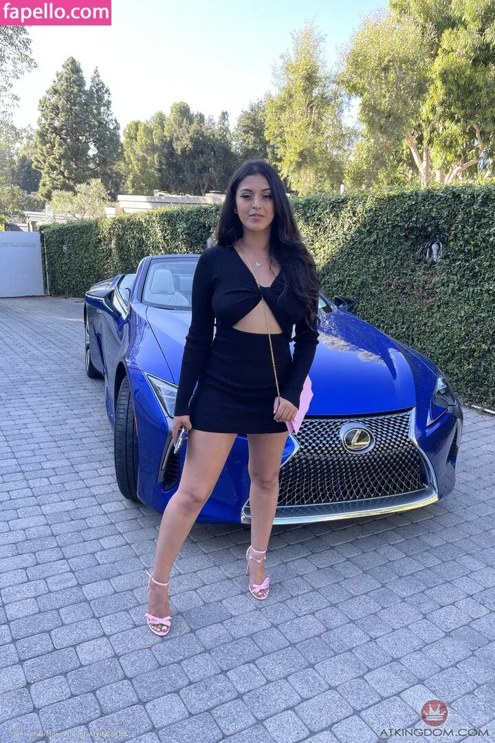 Sophia Leone Onlyfans Photo Gallery 