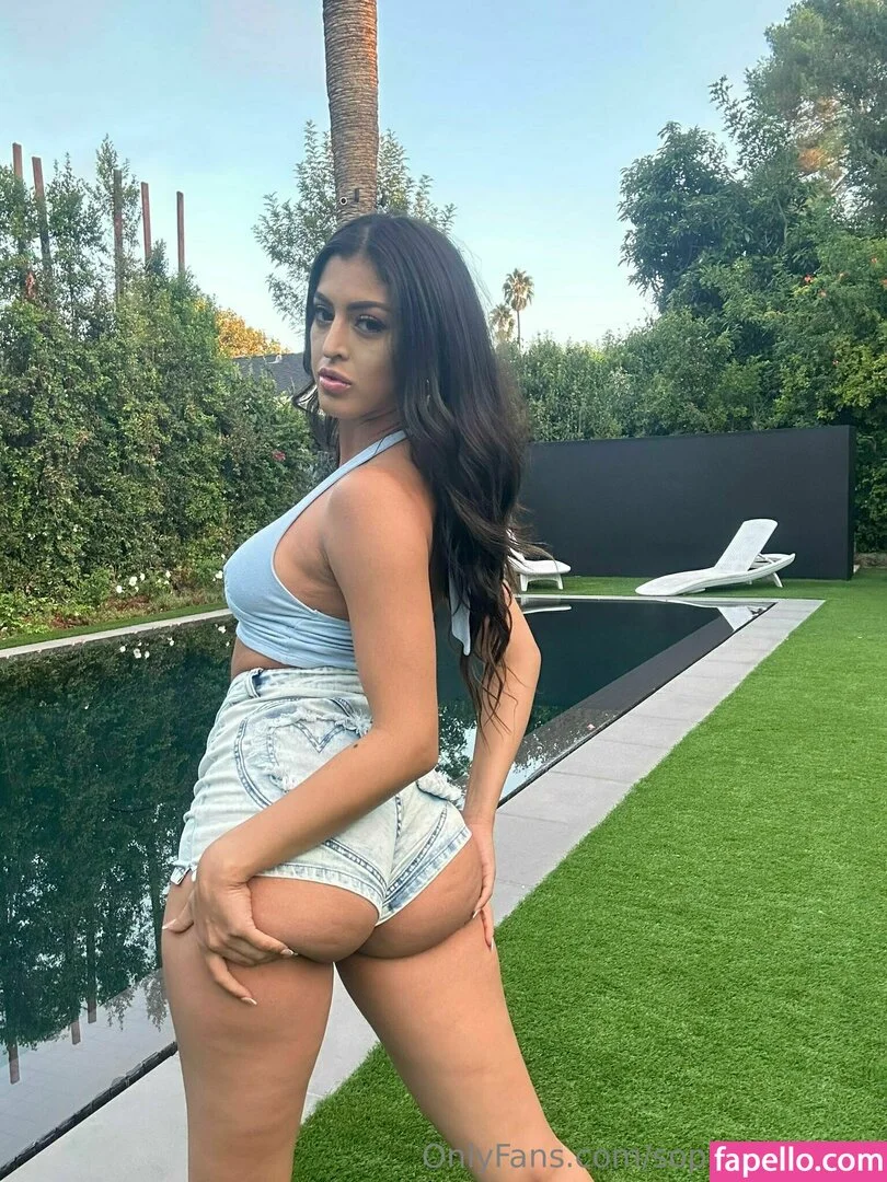 Sophia Leone Onlyfans Photo Gallery 