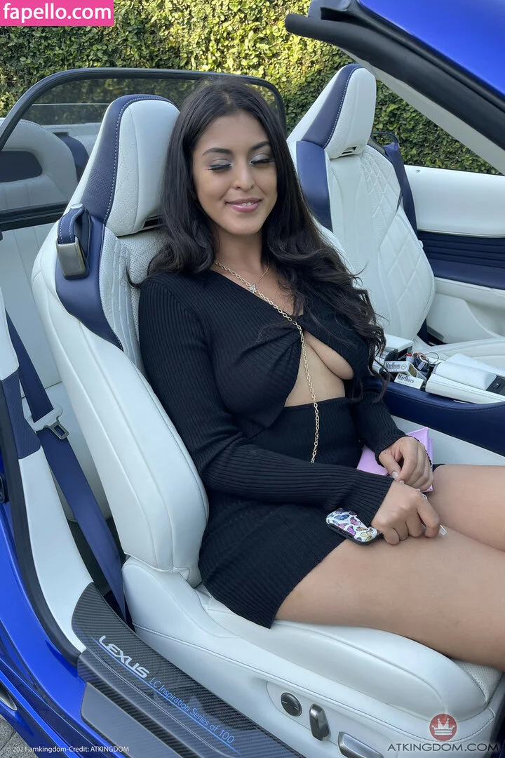 Sophia Leone Onlyfans Photo Gallery 