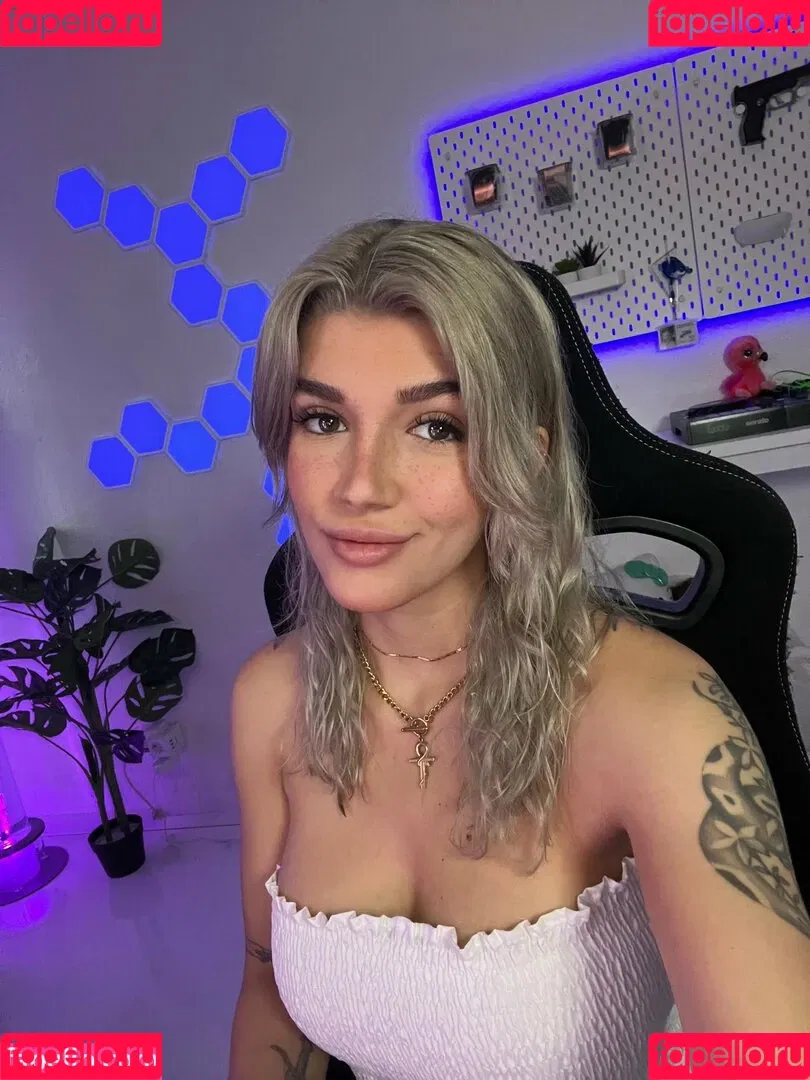Kunshikitty Onlyfans Photo Gallery 