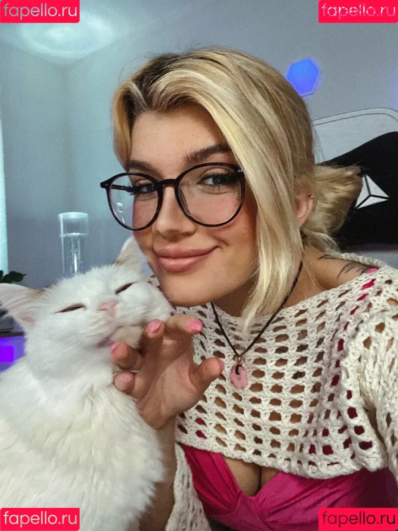 Kunshikitty Onlyfans Photo Gallery 
