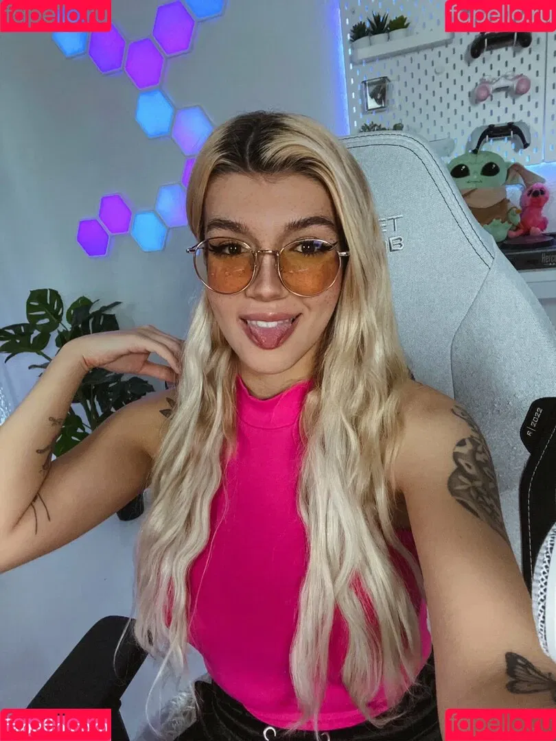 Kunshikitty Onlyfans Photo Gallery 