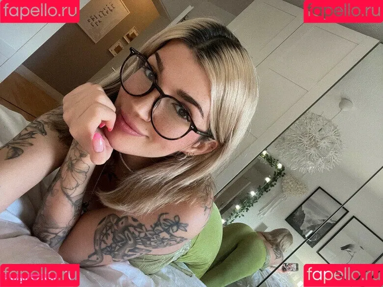 Kunshikitty Onlyfans Photo Gallery 