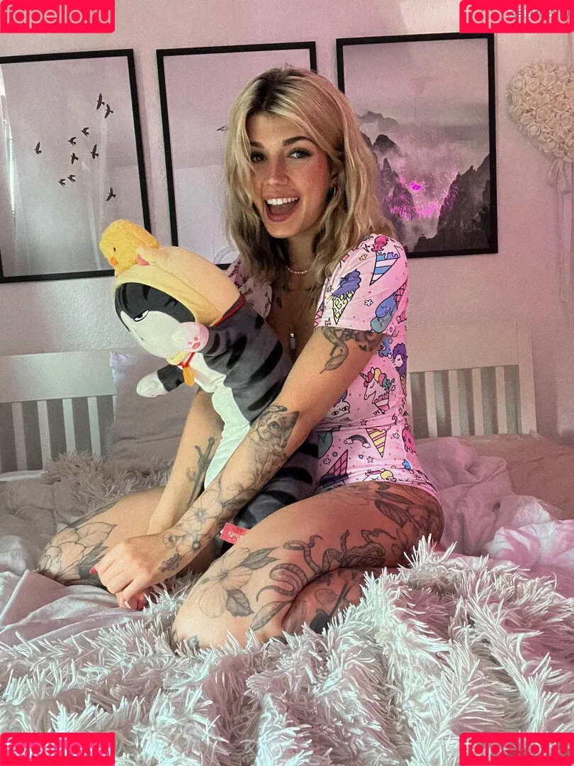 Kunshikitty Onlyfans Photo Gallery 