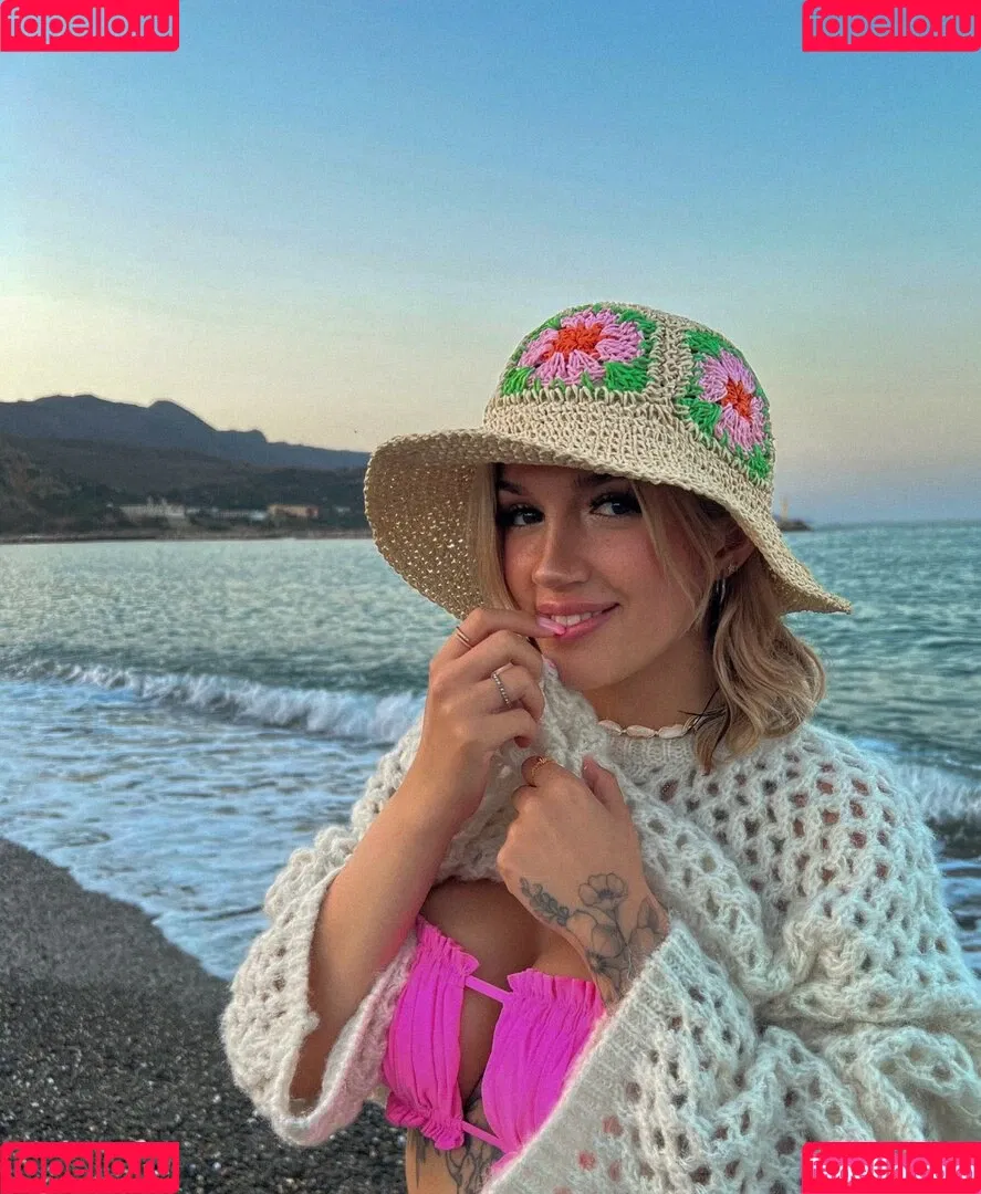 Kunshikitty Onlyfans Photo Gallery 