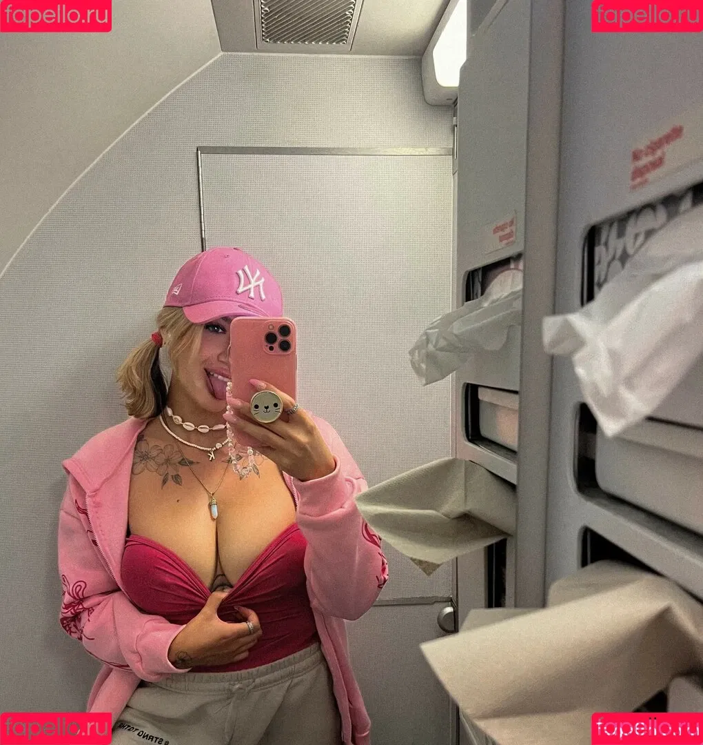 Kunshikitty Onlyfans Photo Gallery 