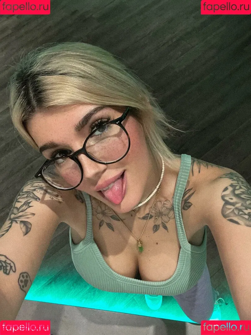 Kunshikitty Onlyfans Photo Gallery 