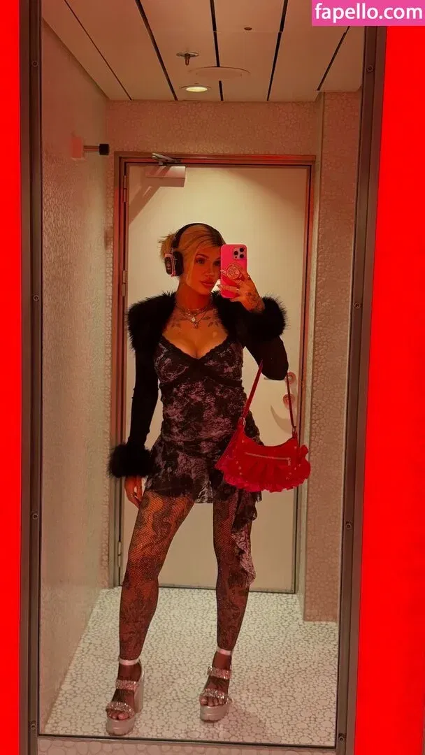 Kunshikitty Onlyfans Photo Gallery 