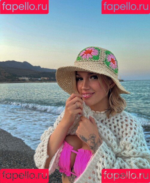 Kunshikitty Onlyfans Photo Gallery 