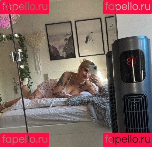 Kunshikitty Onlyfans Photo Gallery 