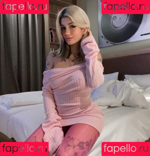 Kunshikitty Onlyfans Photo Gallery 