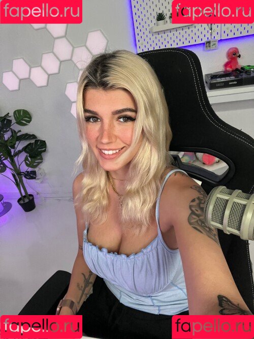 Kunshikitty Onlyfans Photo Gallery 