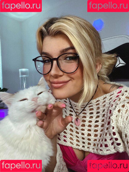 Kunshikitty Onlyfans Photo Gallery 