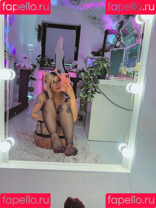 Kunshikitty Onlyfans Photo Gallery 