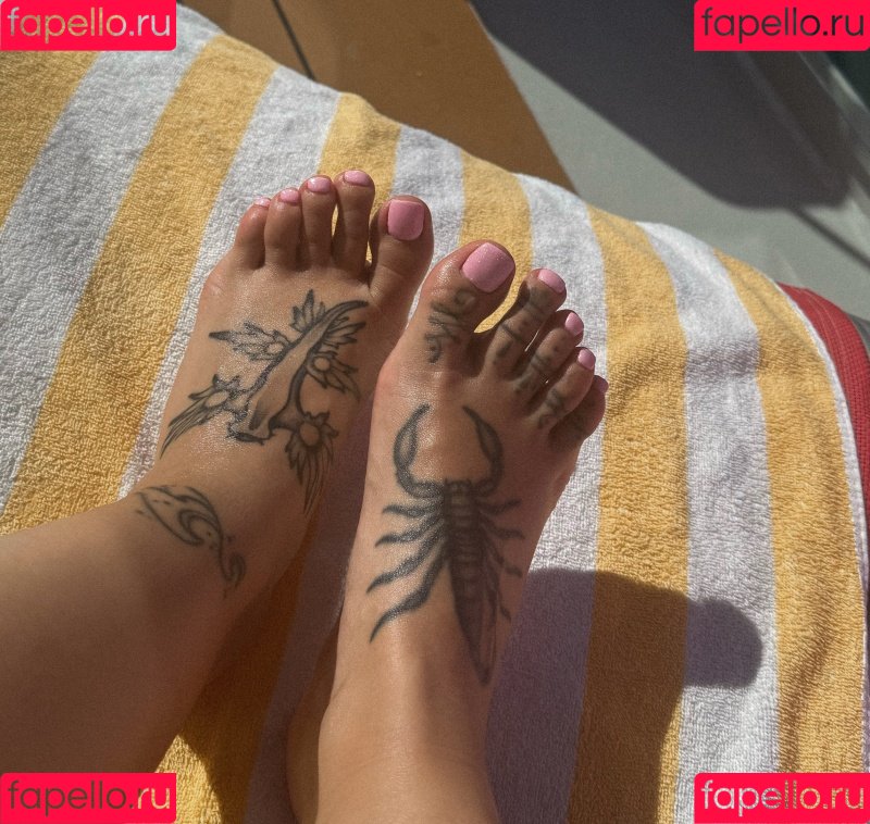 Kunshikitty Onlyfans Photo Gallery 