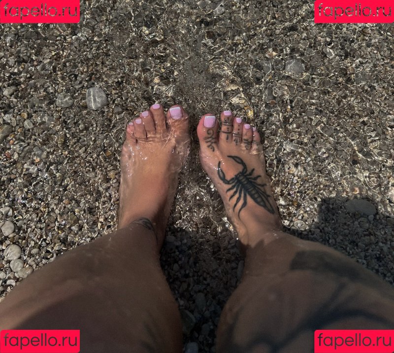 Kunshikitty Onlyfans Photo Gallery 